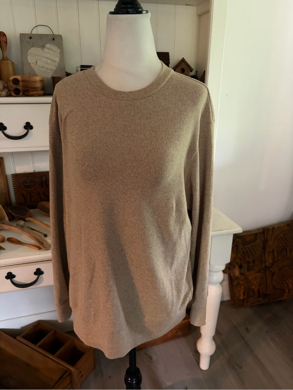 Uniqlo Classic Crewneck Sweatshirt in Light Camel